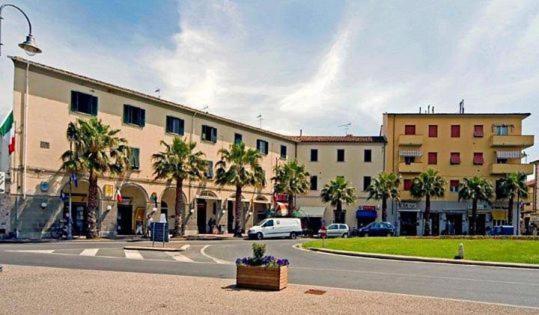 Apartamento Sole...Mare...E...Spiaggie Bianche! Vada Exterior foto