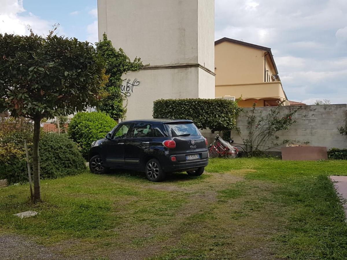 Apartamento Sole...Mare...E...Spiaggie Bianche! Vada Exterior foto